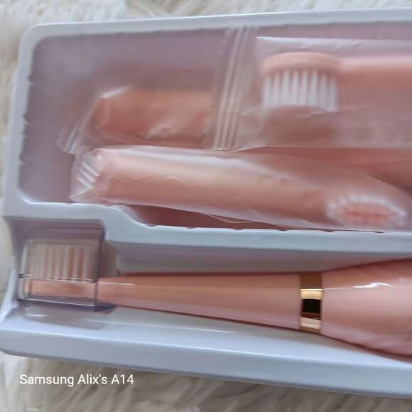 Electric Toothbrush, with 6 brushingmodes, Smart Timer and IPX7 Waterproof. - Picture 9 of 12
